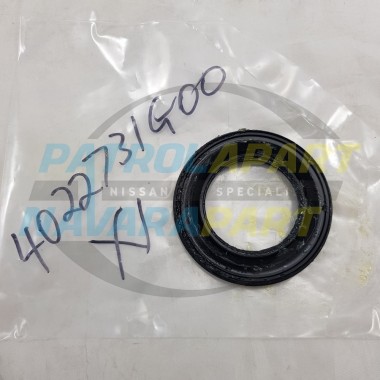 Genuine Nissan Navara D22 4WD Right Hand Front Axle Housing Seal