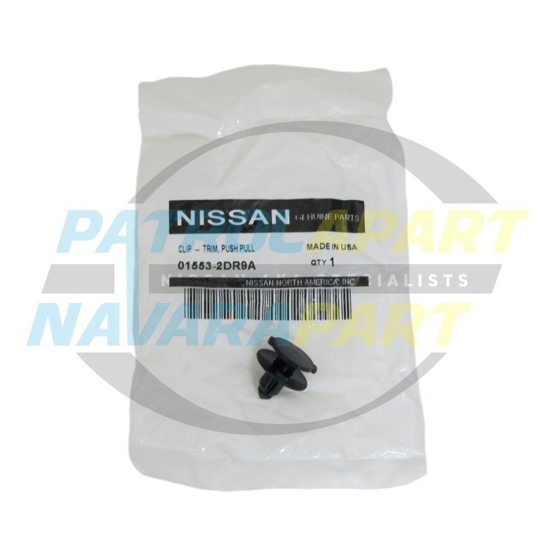 Genuine Nissan Navara D22 D40 Push in Clip