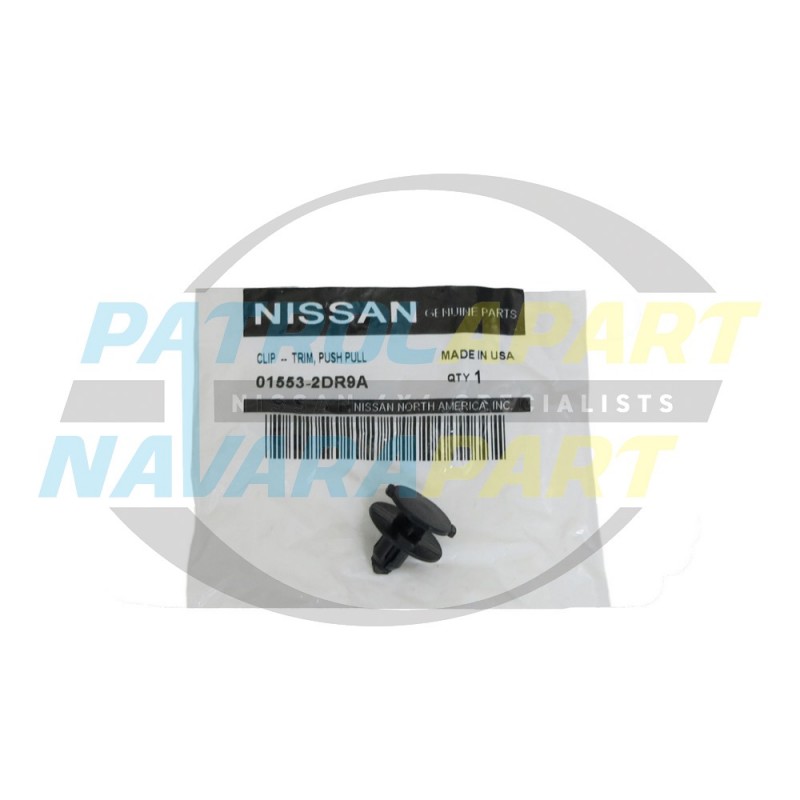 Genuine Nissan Navara D22 D40 Push in Clip