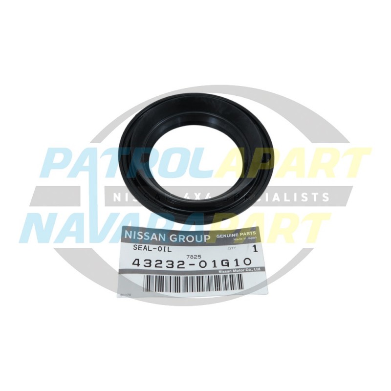 Genuine Nissan Navara D22 Leaf Sprung Rear Axle Seal