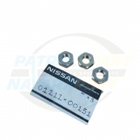 Genuine Nissan Navara D40 R51 YD25 2005-2006 Manifold Replacement Kit Studs / Nuts / Gaskets