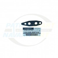 Genuine Nissan Navara D40 R51 YD25 2005-2006 Manifold Replacement Kit Studs / Nuts / Gaskets