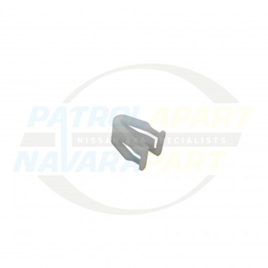 Genuine Nissan Gear Stick Plastic Surround Boot Clip - Nissan Navara D40 2008-2015 YD25DDTi
